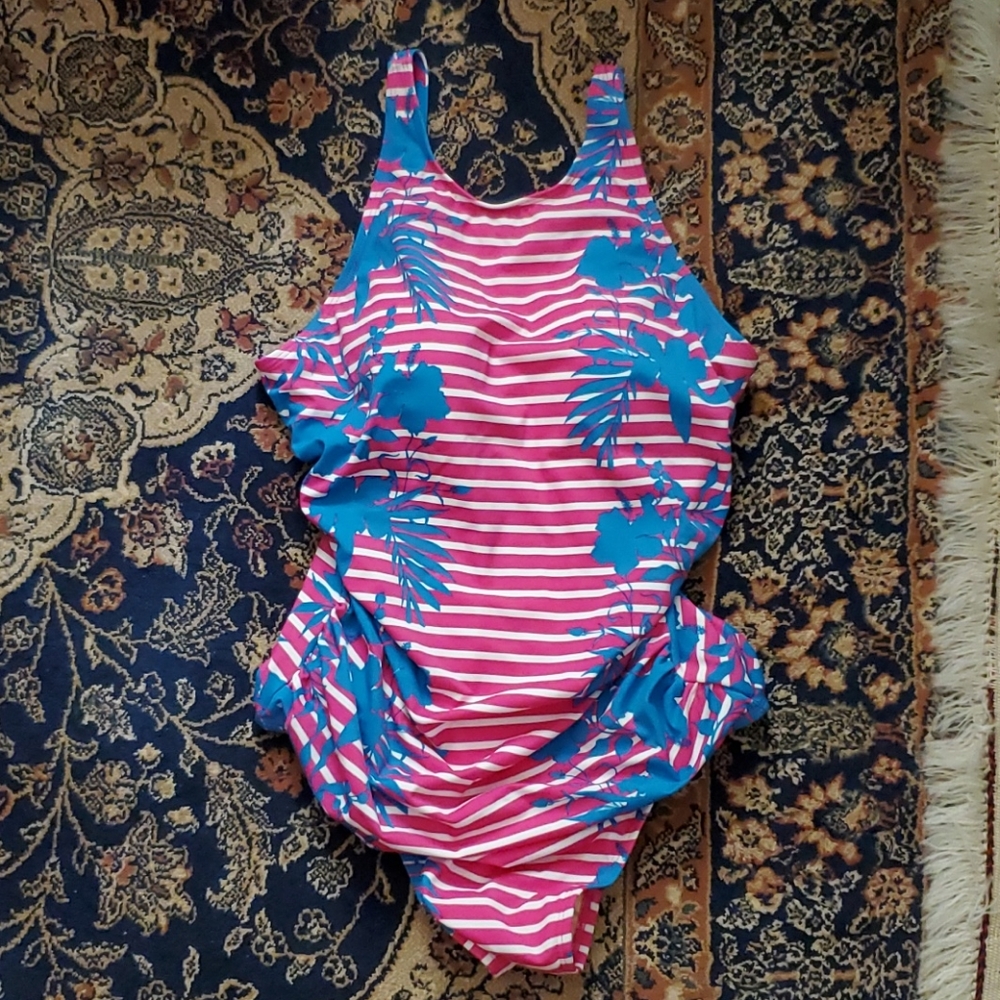 NWOT denim&CO. High-neck ruched  swimming suite.
